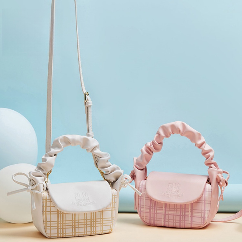Miffy Pattern Pleated Shoulder - Leatherworking Items reseña y precio